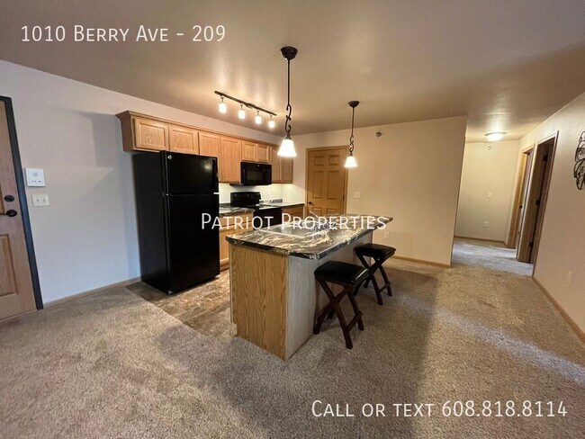 Building Photo - 1010 Berry Ave