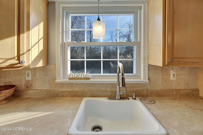 Building Photo - 22 Brookside Ct