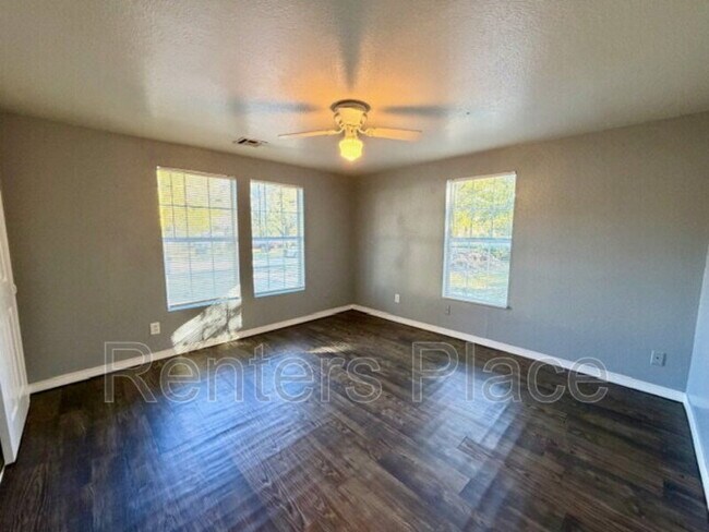 Building Photo - 406 S 66th E Ave