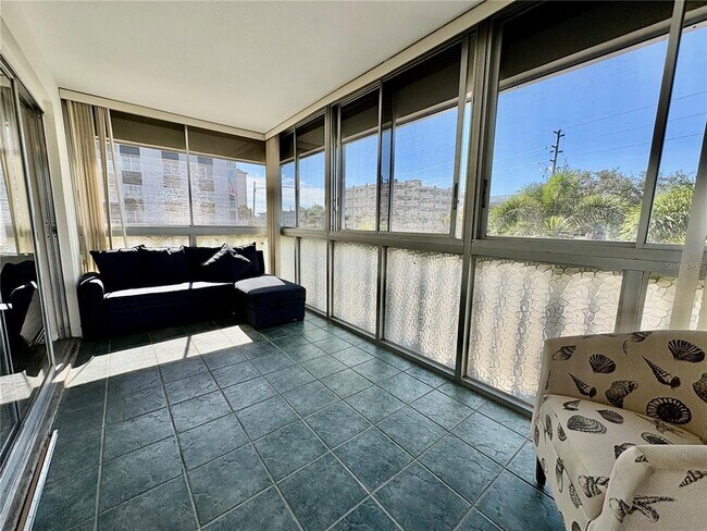 Building Photo - 147 Bluff View Dr