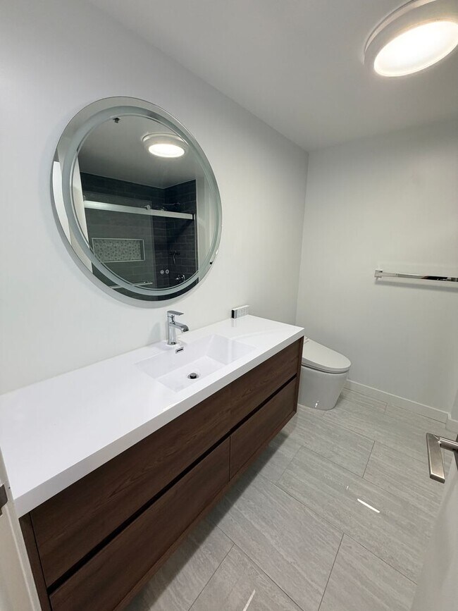 Building Photo - Opera Plaza view 2 bedroom 2 bath upper townhouse