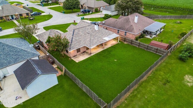 Building Photo - 213 Longleaf Dr