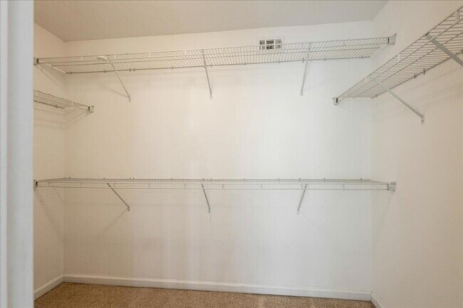 Building Photo - 2121 Grv Lndg Wy