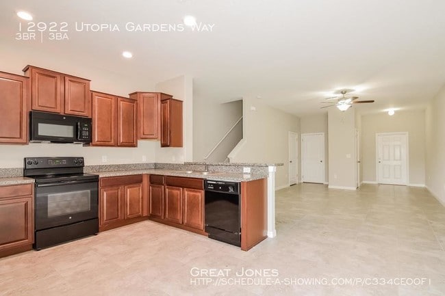 Building Photo - 12922 Utopia Gardens Way