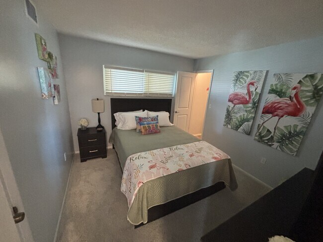 Building Photo - 4750 Cove Cir