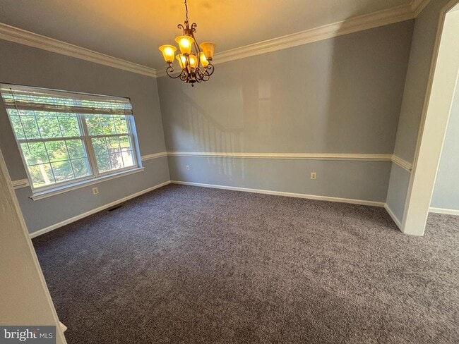 Building Photo - 721 Deer Creek Dr