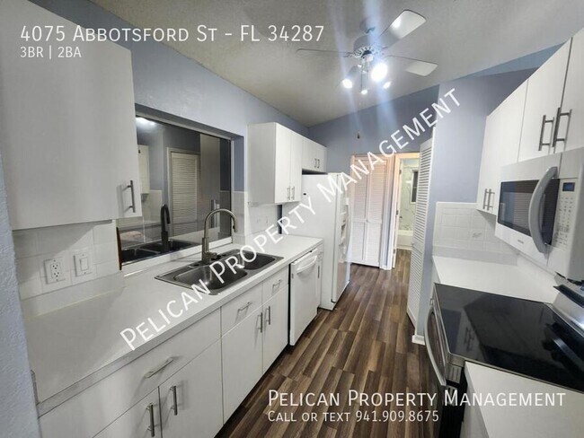 Building Photo - 4075 Abbotsford St