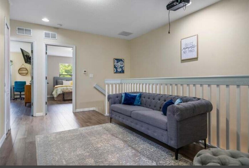 Building Photo - 3156 Via Palma Ln