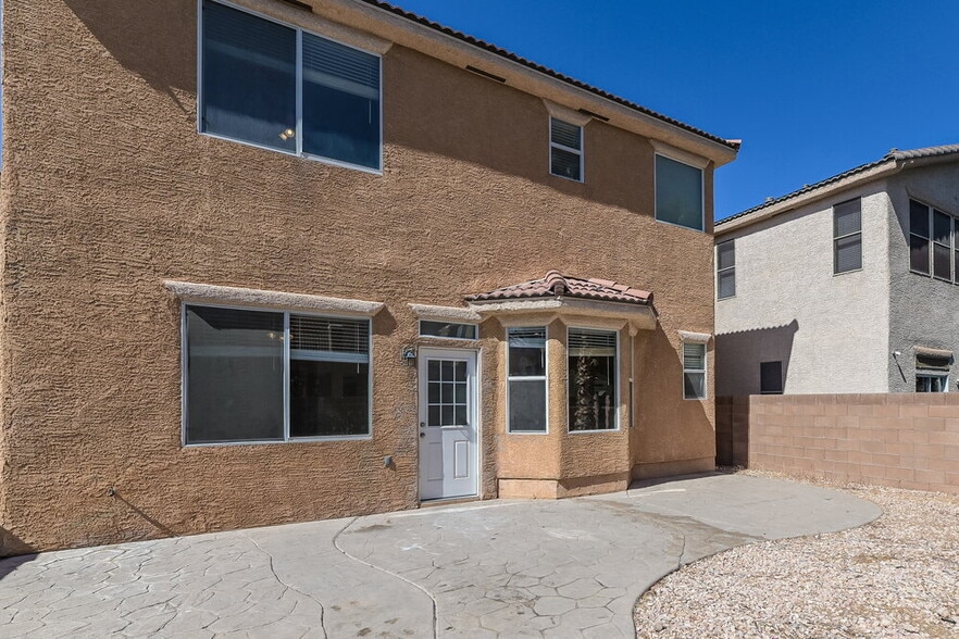 Building Photo - 3917 W Irvin Ave