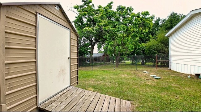 Building Photo - 4 Bedroom in Sabine ISD on 1.09 acres