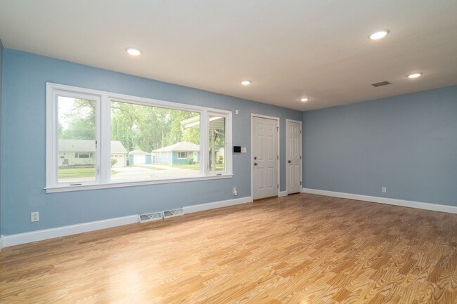 Building Photo - Beautiful Single Family Home