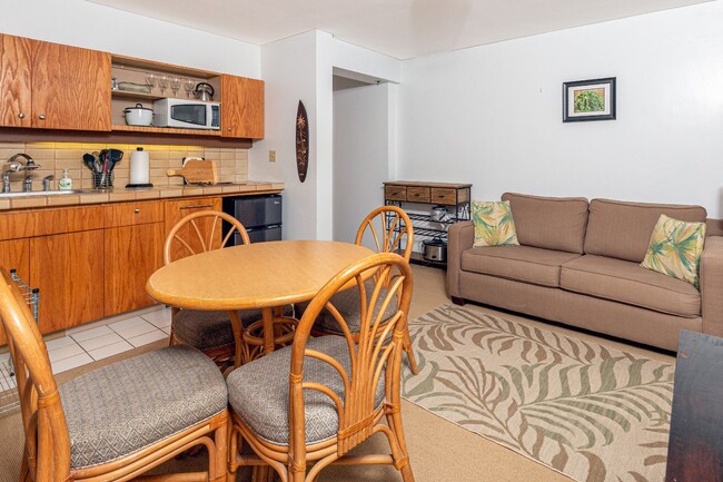 Building Photo - 1 BD Fully Furnished Downtown Location