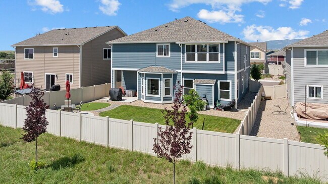 Building Photo - "Spacious 4-Bed Sanctuary with 3.5 Baths in Fountain, CO – Your Perfect Home Awaits!"