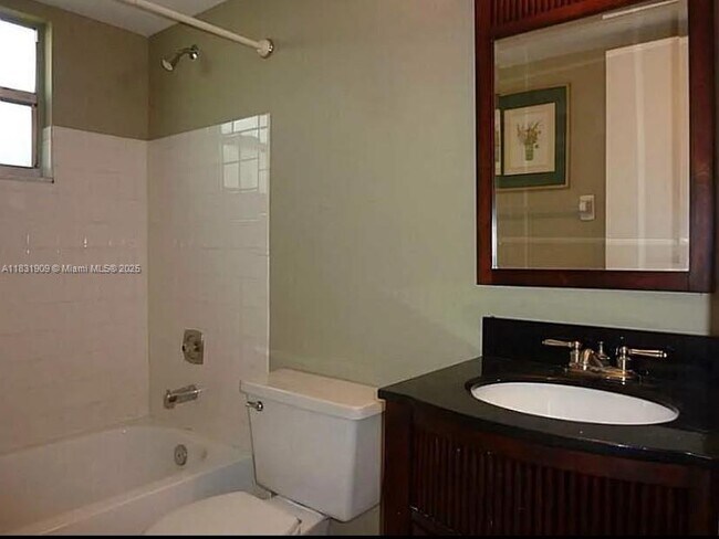 Building Photo - 514 Gardens Dr