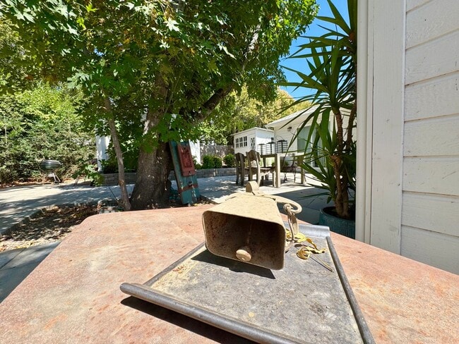 Building Photo - Available For 4+ Months!* Rare Find Furnished Saint Helena Gem, “Upper Tainter” 2 Bedrooms, 2 Bat...