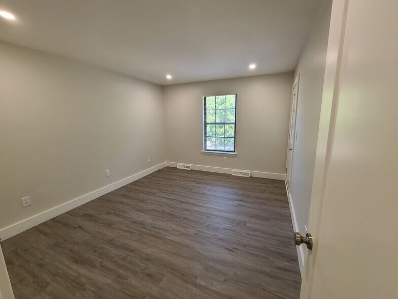 Building Photo - 1255 NJ-166