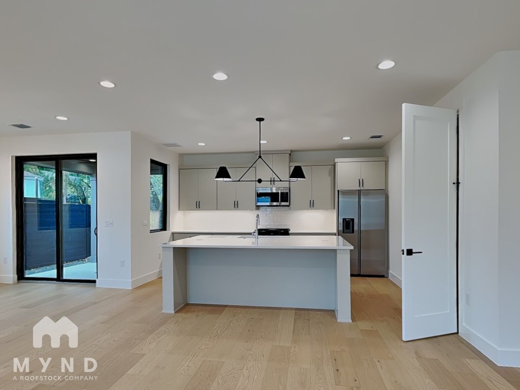 Building Photo - 1119 Mahan Dr