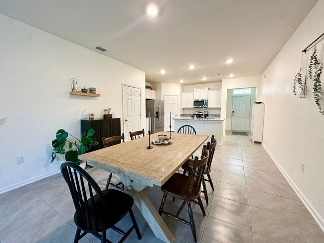 Building Photo - Adorable Townhome in Heart of St. Johns Co...
