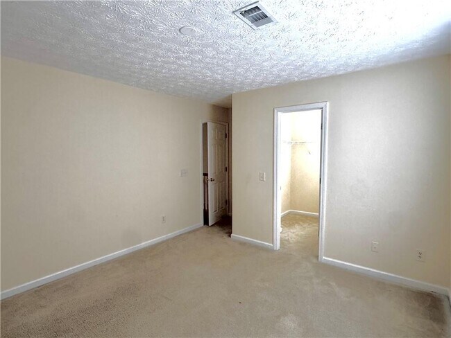 Building Photo - 1700 Ivey Pointe Ct