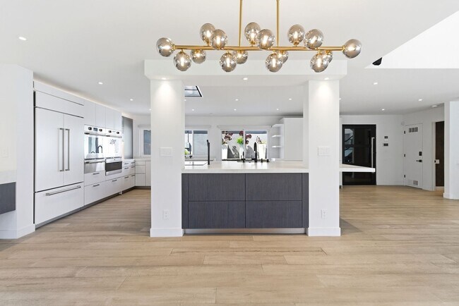 Building Photo - 4520 Park Cordero