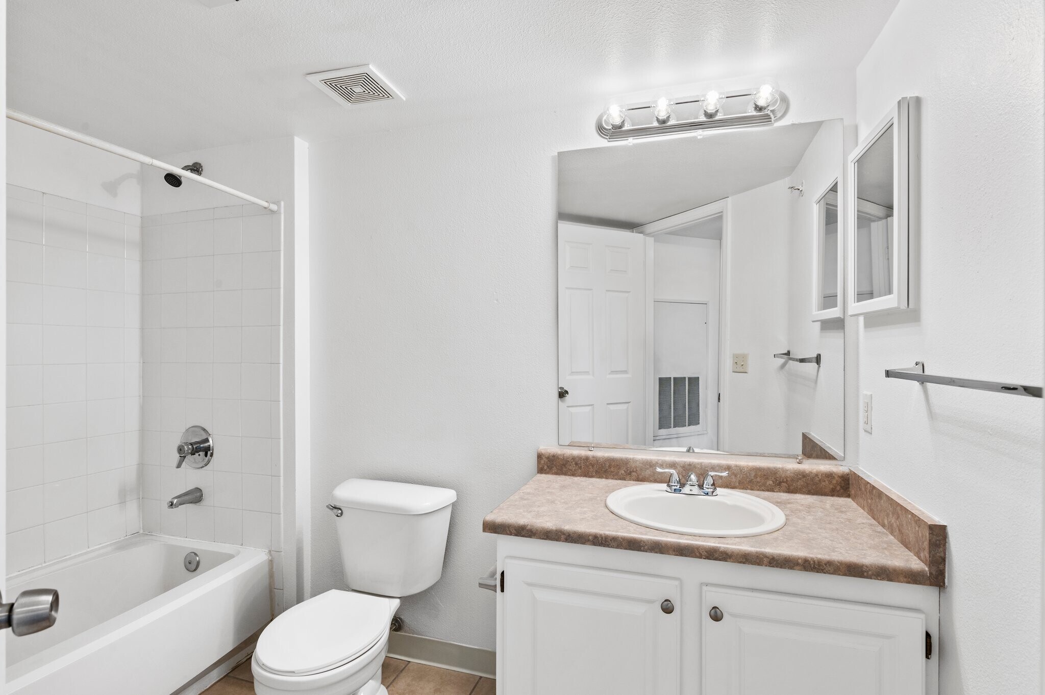 Building Photo - 12826 Ironstone Way