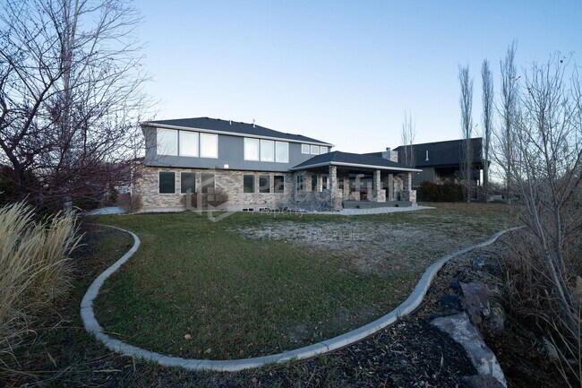 Building Photo - 1867 S Prairie Pond Rd