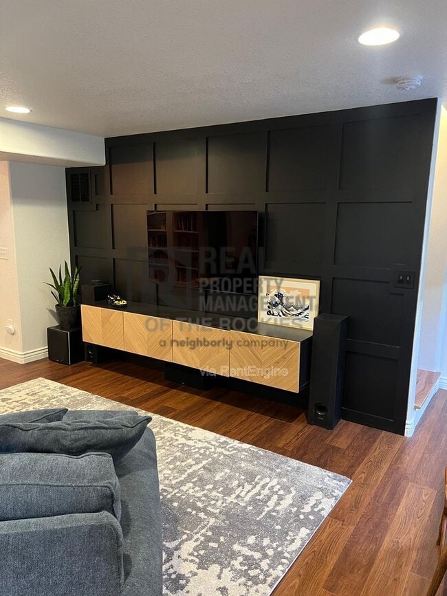 Building Photo - 2262 Muir Ln