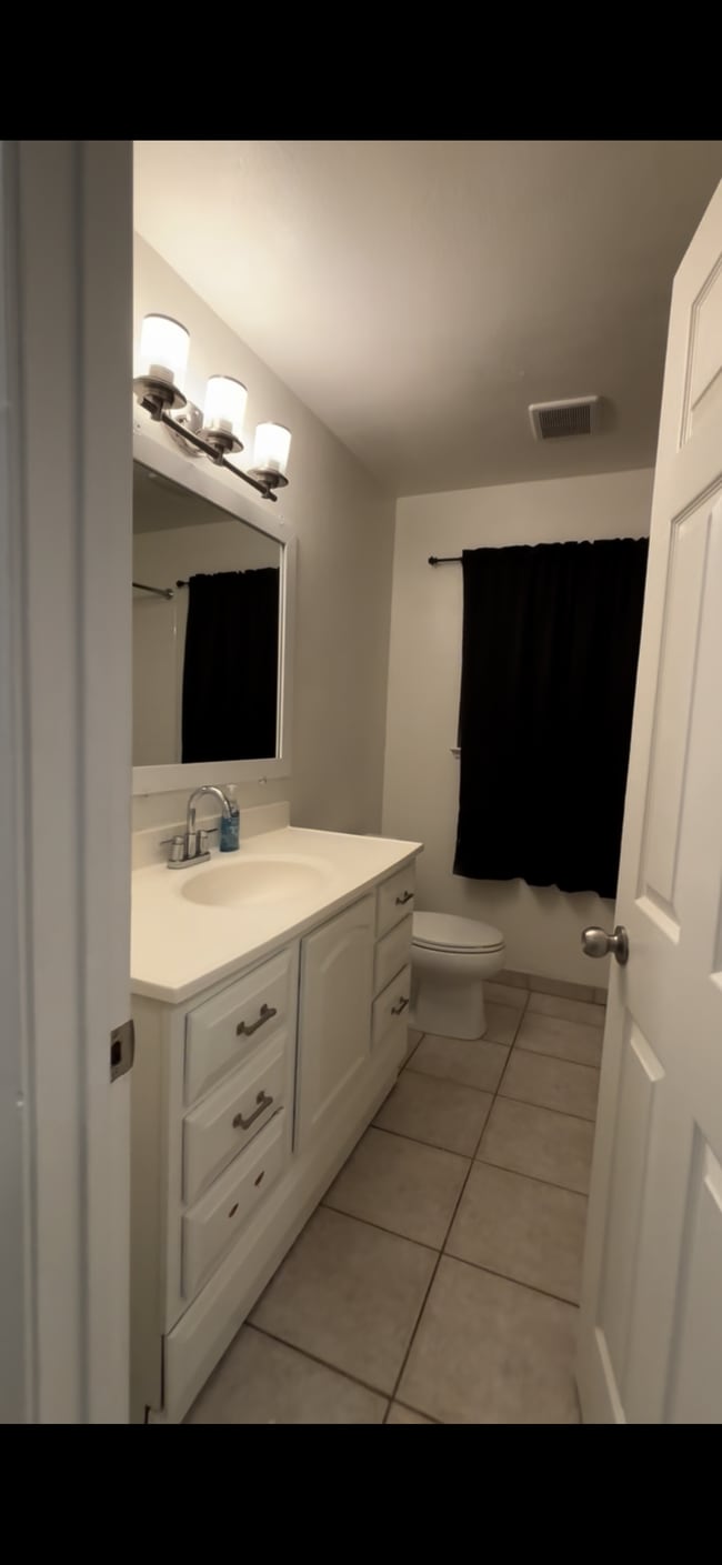 Building Photo - 516 Ribier Ave