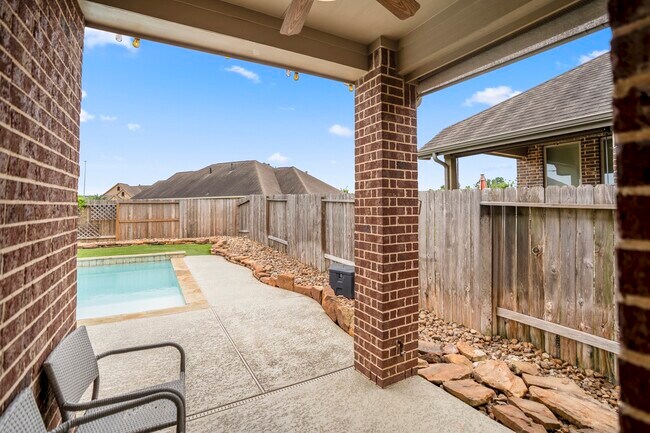 Building Photo - 22310 Taren Ct