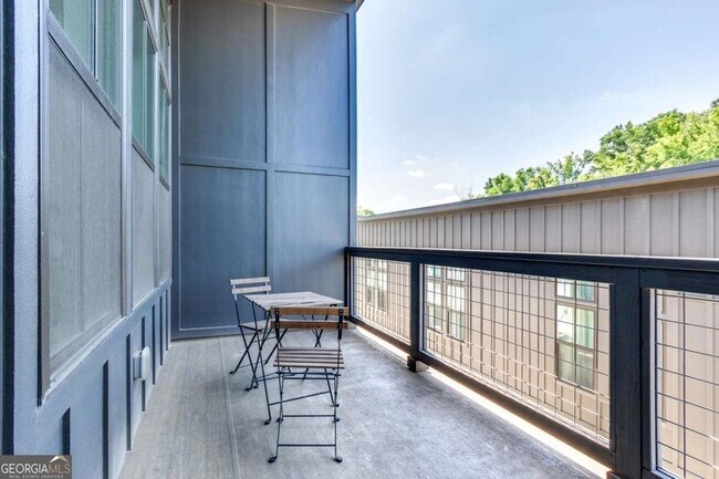 Building Photo - 912 Brees Ct