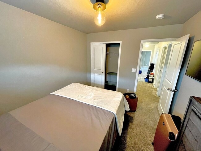 Building Photo - 7870 Bone Crk Pt