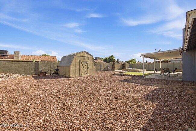 Building Photo - 2329 E Concorda Dr