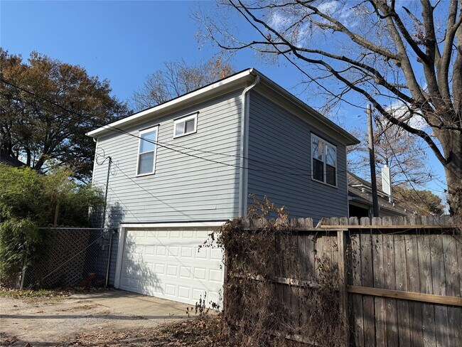 Building Photo - 334 W 22nd St