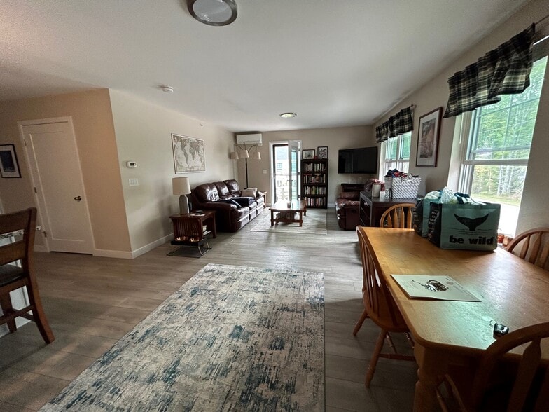 Building Photo - 35 Mill Commons Dr