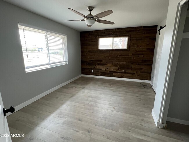 Building Photo - 47331 N Meander Rd