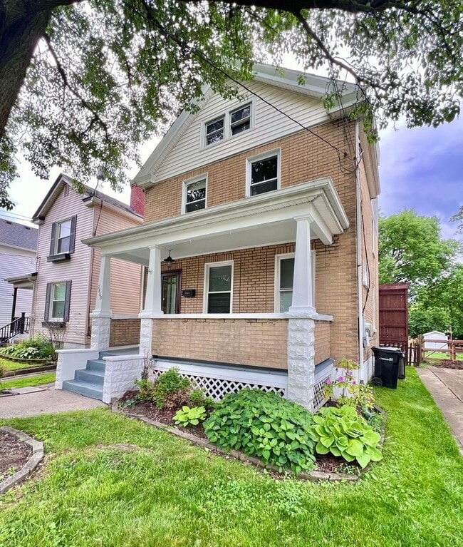 Building Photo - 2869 Markbreit Ave