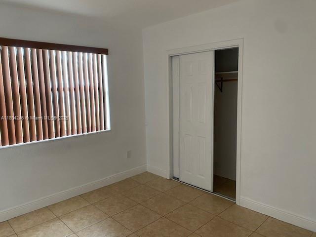 Building Photo - 700 SW 5th Ct