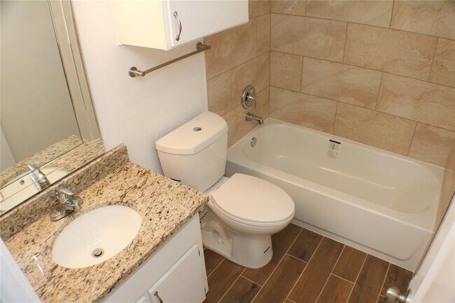Building Photo - 4622 Country Creek Dr