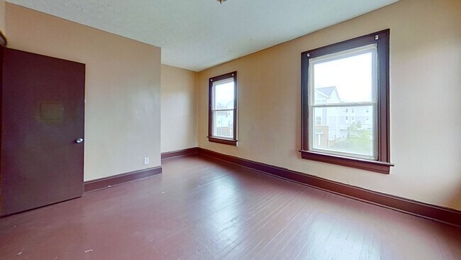 Building Photo - 798 E Whittier St