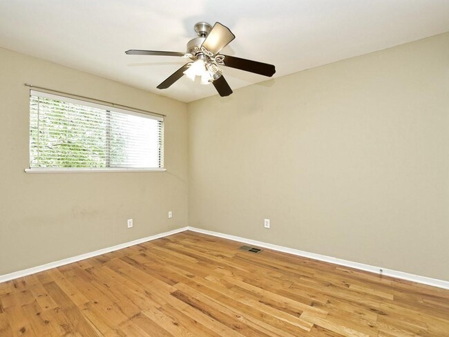 Building Photo - 604 Franklin Blvd