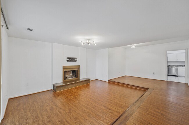 Building Photo - 12883 Cara Dr