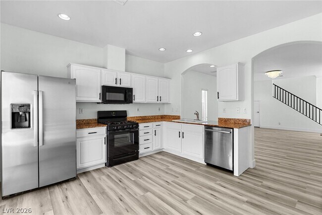 Building Photo - 5568 Jelsma Ave