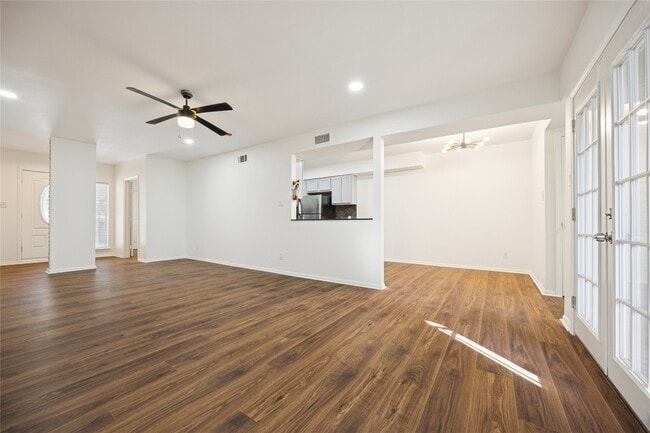 Building Photo - 705 Harold St