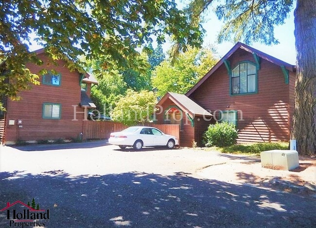 Building Photo - Wonderful 2 Bed Forest Grove Apartment Waiting For You!!!