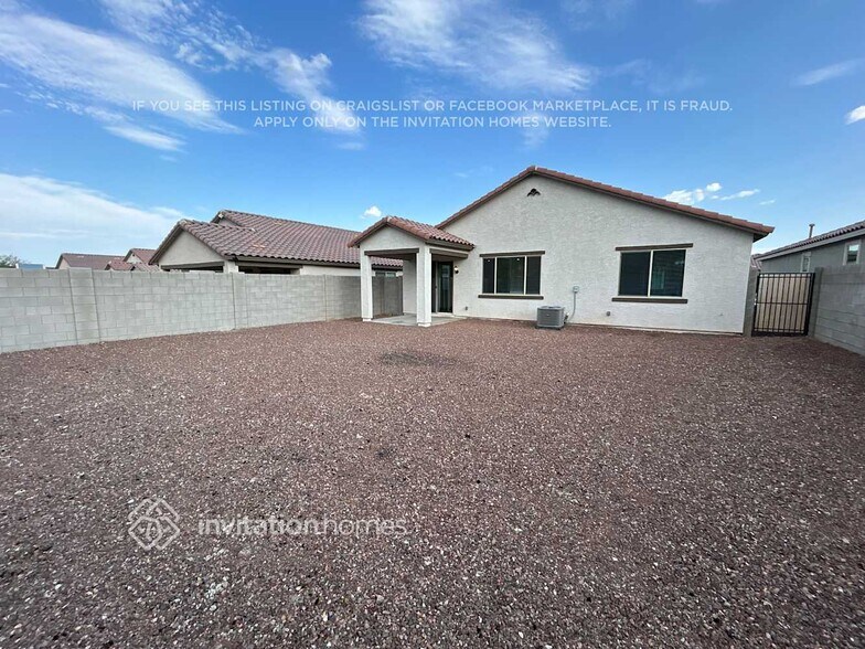 Building Photo - 17490 W Molly Ln