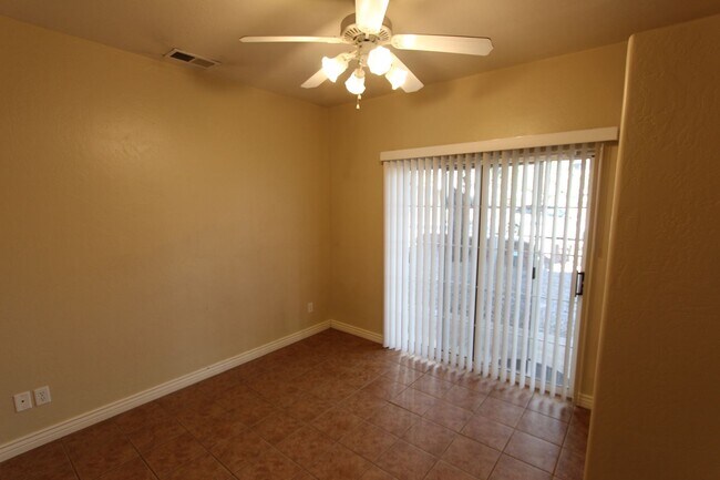 Building Photo - 3250 S Litzler Dr