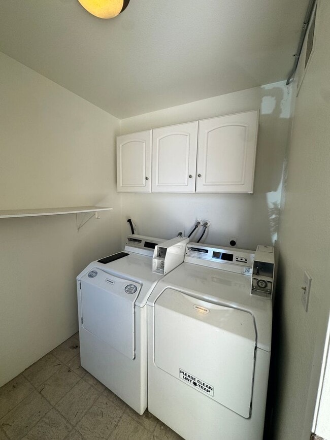 Building Photo - 17762 Paseo Cir