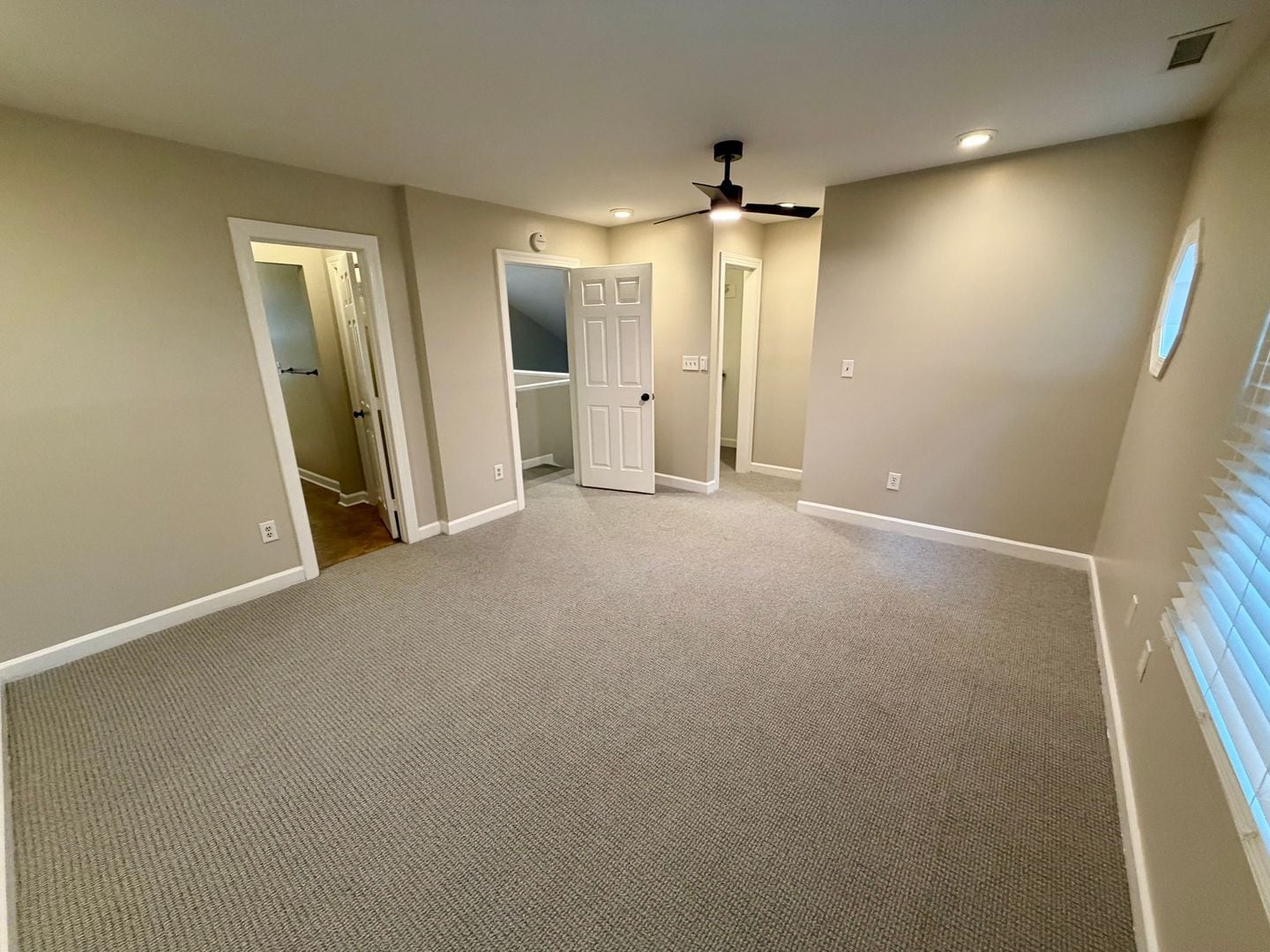 Building Photo - 160 Lystra Hills Ln