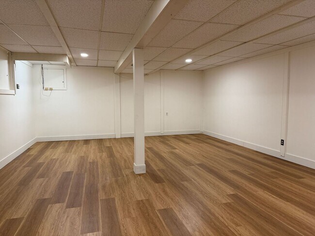 Building Photo - Open and Bright 3BD Home in Desirable Boulder Neighborhood