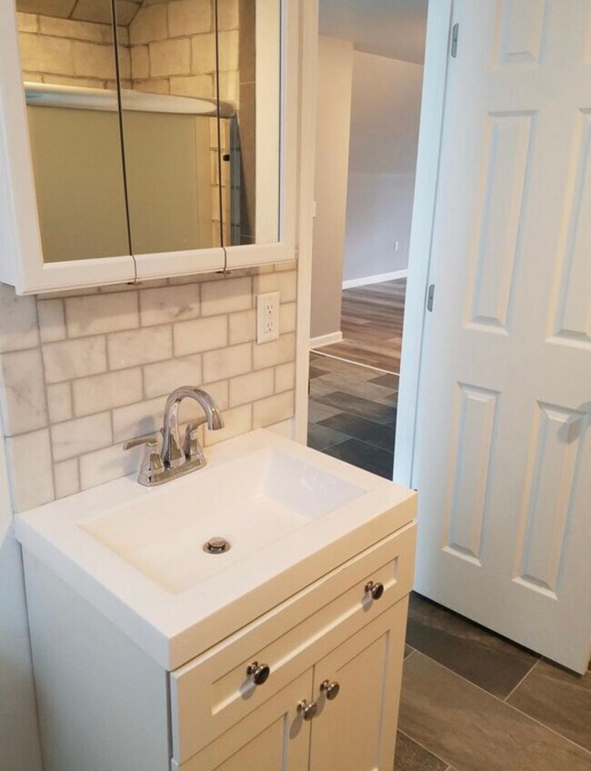 Building Photo - 95 Richmond Ave